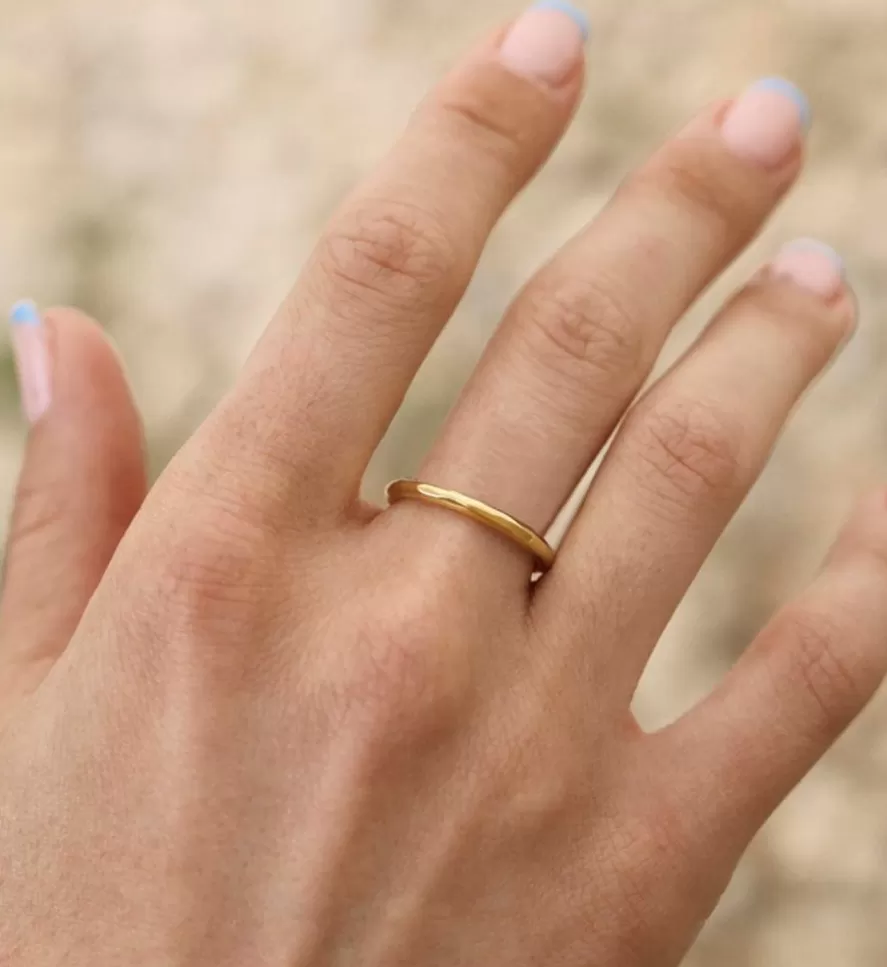 Monica Vinader Dainty Rings | Siren Hammered Ring